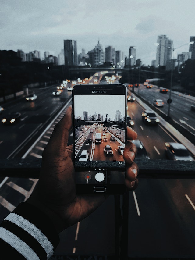 mobilní telefon